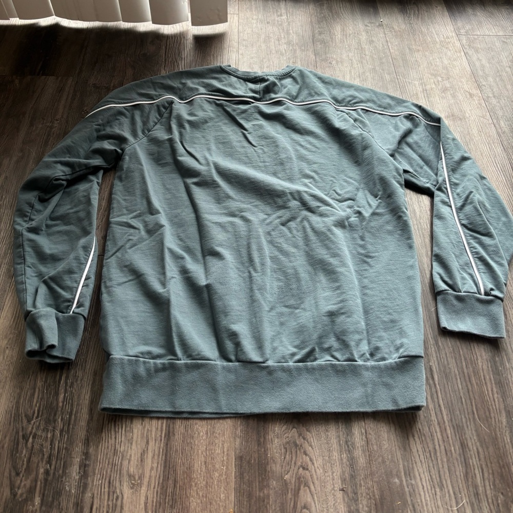 Gymshark Crewneck Sweatshirt - Picture 2 of 6